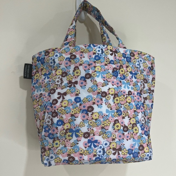Floral Lunch Bag with Multicolor Design - Picture 2 of 6